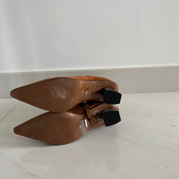 Cognac suede boots from Topshop. Size 35 - Picture 3 of 4